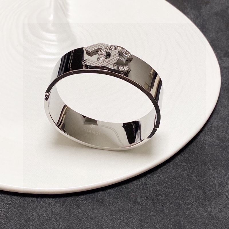Ch**el bracelets